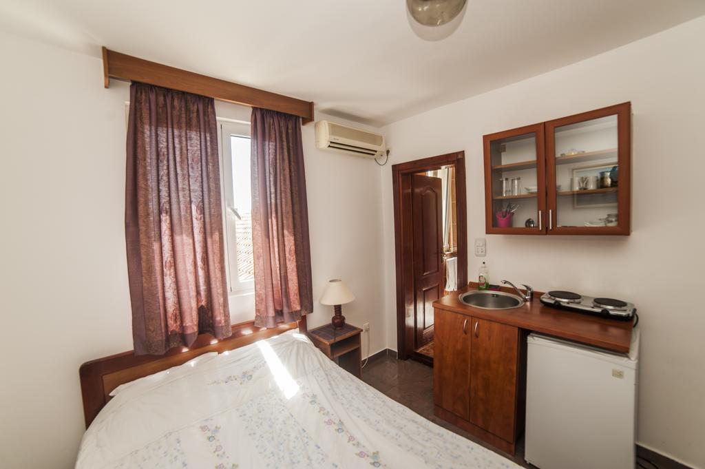 Apartment Mijovic *