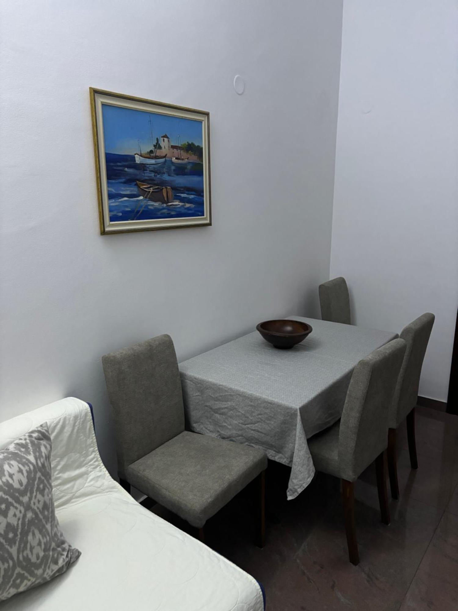 Apartment Mijovic *